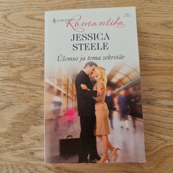 83067944 Ülemus ja tema sekretär . Jessica Steele