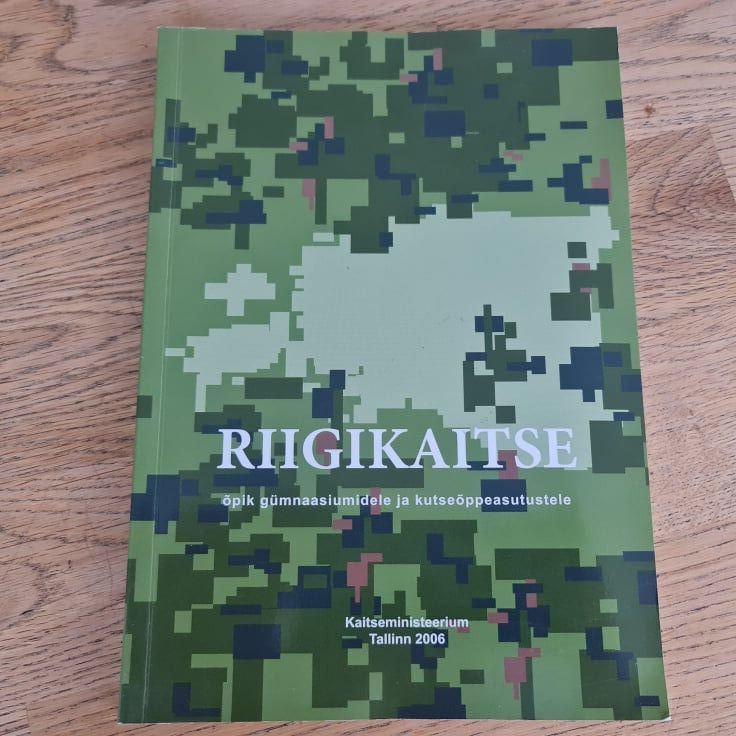 87646081 Riigikaitse . Õpik gümnaasiumidele ja kutseõppeasutustele