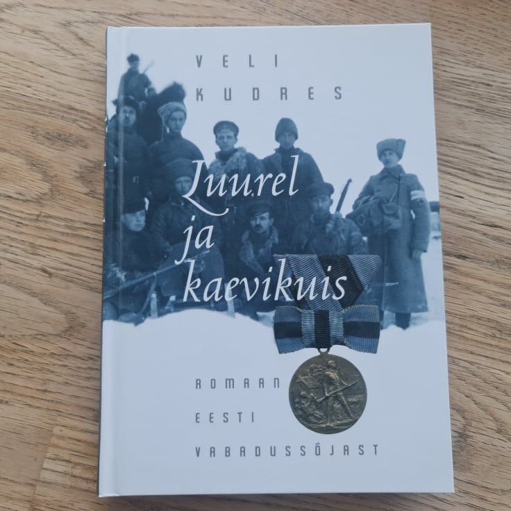 88348237 Luurel ja kaevikuis . Veli Kudres