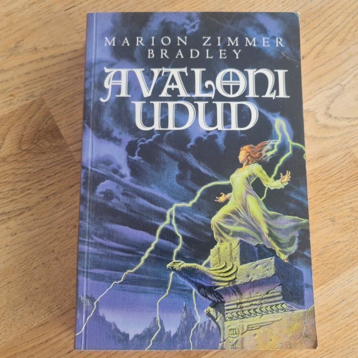 88480083 Avaloni udud . Marion Zimmer Bradley