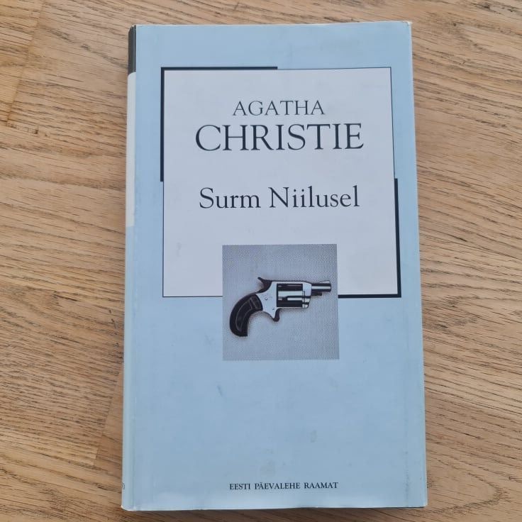 88652778 Surm Niilusel . Öölane