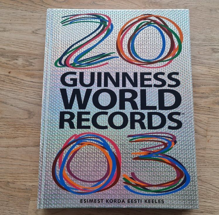 89434191 Guiness World Records 2003