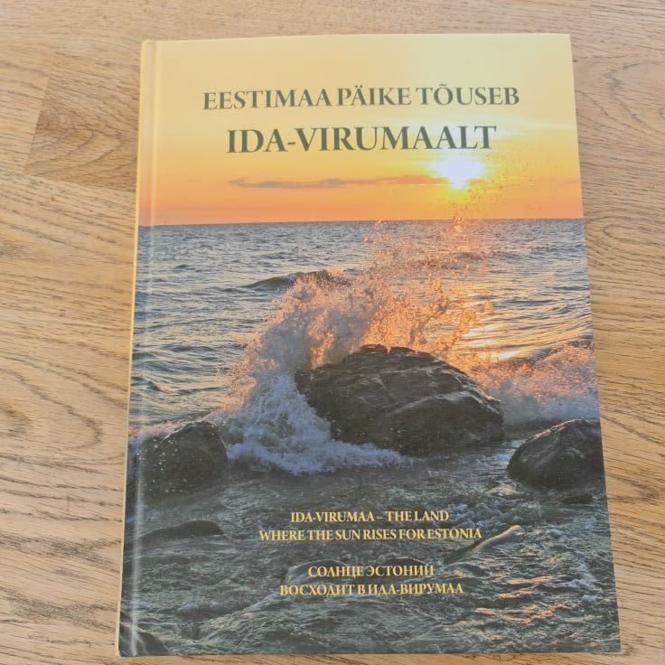 89529545 Eestimaa päike tõuseb Ida-Virumaalt . Kaasas CD