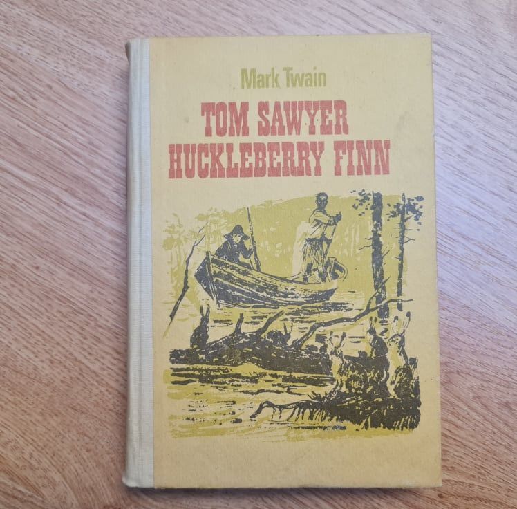 90288447 Tom Sawyeri Huckleberry Finni
