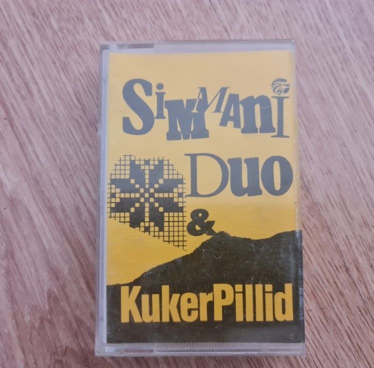 90606833 Kukkerpillid Simmaniduo