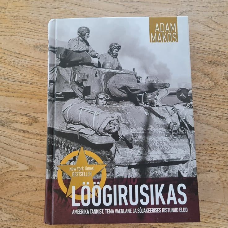 91748234 Löögirusikas . Adam Makos