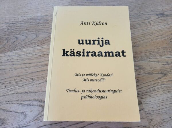 Uurija käsiraamat . Anti Kidron