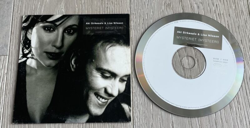 94167948 Aki Sirkesalo & Lisa Nilsson Mysteriet