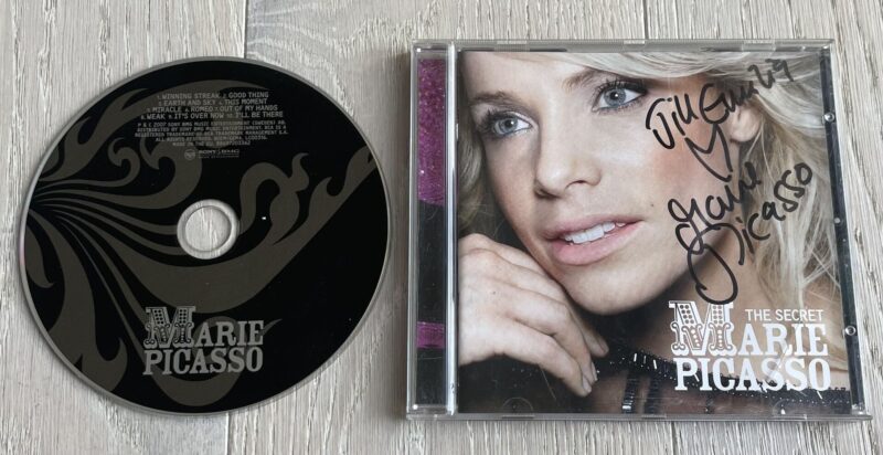 94220054 Marie Picasso The Secret autogrammiga