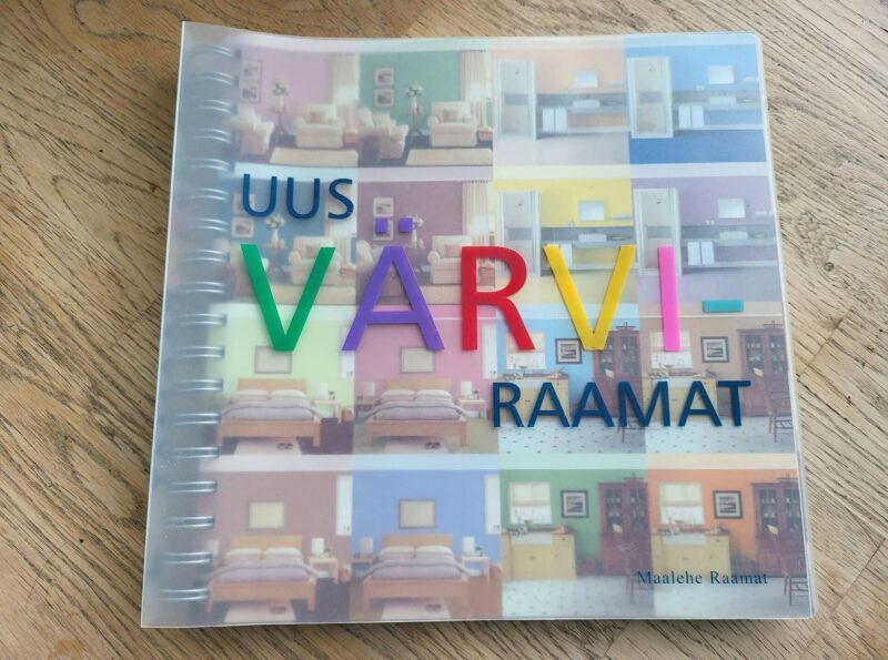 Uus värviraamat