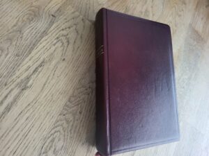 Pyha Raamattu . Vanha Testamentti Uusi Testamentti
