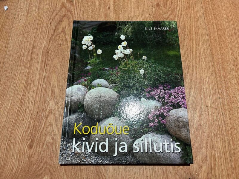 98458512 Koduõue kivid ja sillutis . Nils Skaarer