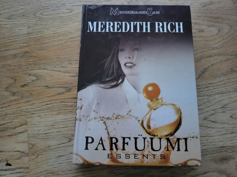 98585716 Parfüümi essents . Meredith Rich