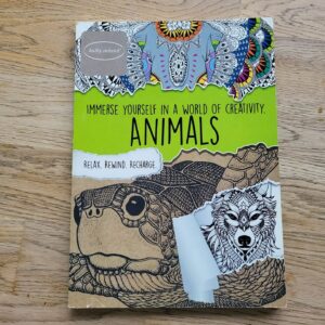 Animals . Uus värviraamat