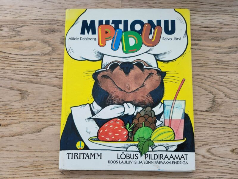 98851040 Mutionu pidu . Alide Dahlberg