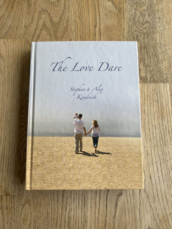 Книга но 5 про семью The love dare
