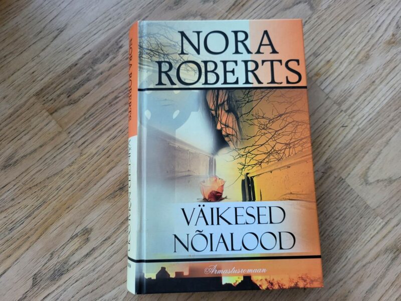 Väikesed nõialood . Nora Roberts