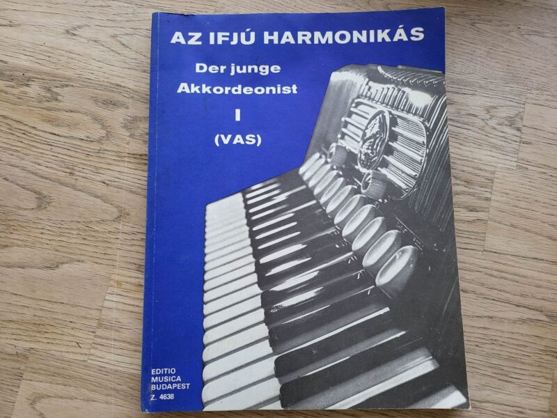 99363527 Akordioni noodiraamat