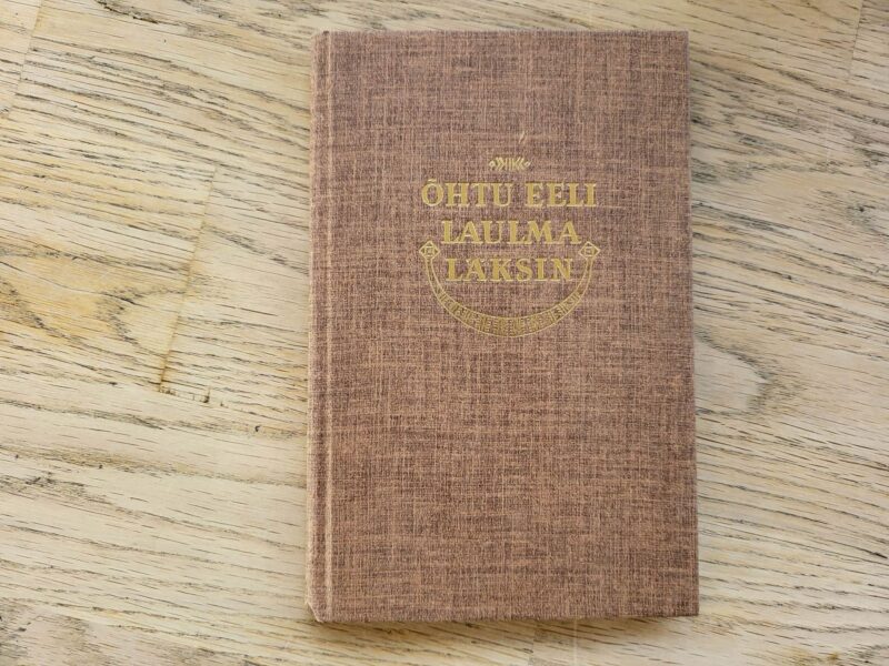 99365889 Õhtu eeli laulma läksin