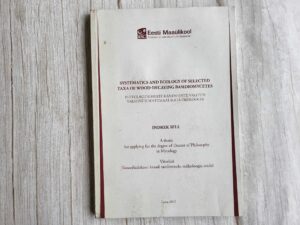 Puitulagundavate kandseente valitud taksonite süstemaatika
