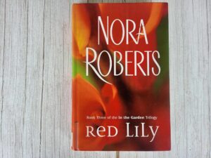 Red Lily . Nora Roberts