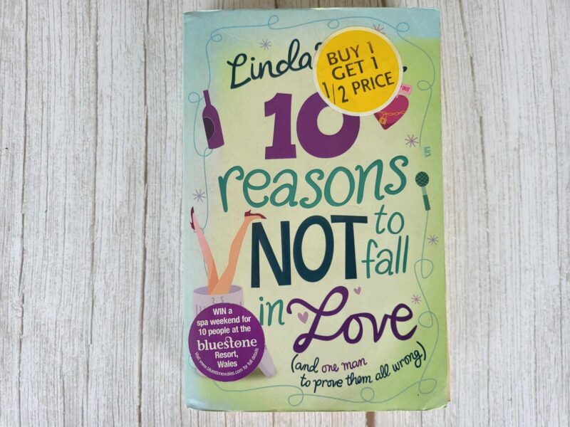 111176592 10 Reasons Not to Fall in Love . Linda Green