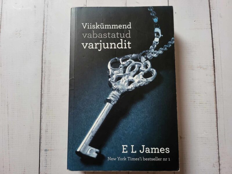 Viiskümmend vabastatud varjundit . E. L. James