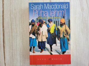 Püha lehm Seiklus India moodi . Sarah Macdonald