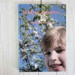 Lendav õunapuu . Heiki Vilep