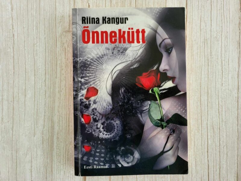 113192604 Õnnekütt . Riina Kangur