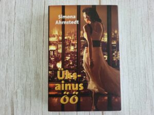Üksainus öö . Simona Ahrnstedt