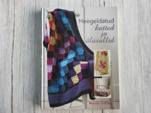 Heegeldatud katted ja õlasallid . Melody Griffiths