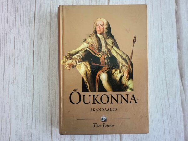 Õukonnaskandaalid . Thea Leitner