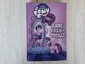 Equestria girls . Läbi võlupeegli
