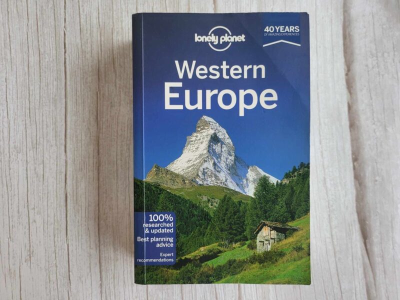 119011182 Western Europe . Lonely planet