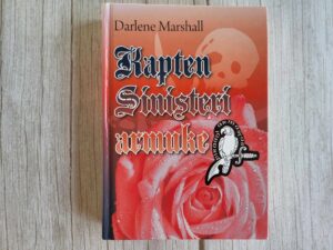 Kapten Sinisteri armuke . Darlene Marshall