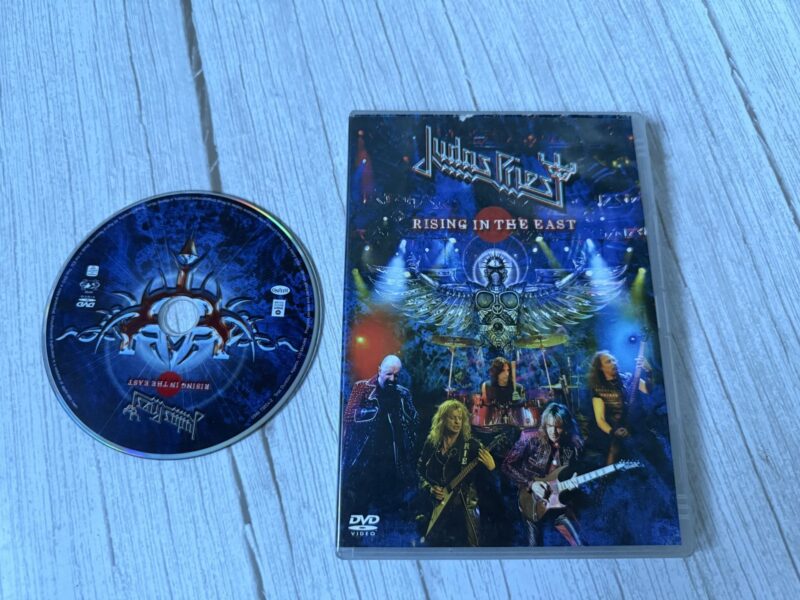 119129156 Judas Priest Rising In The East