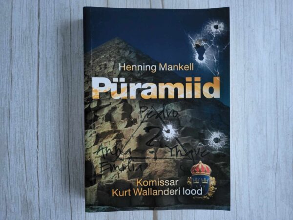 Püramiid . Henning Mankell