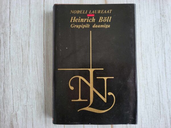 Grupipilt daamiga . Heinrich Böll