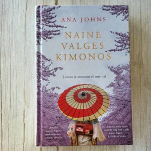 Naine valges kimonos . Ana Johns