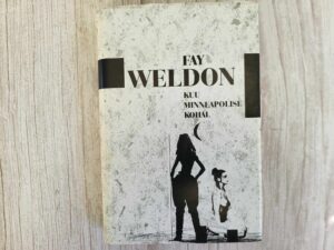 Kuu Minneapolise kohal . Fay Weldon
