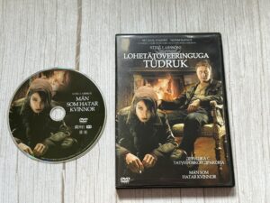 Lohetätoveeringuga Tüdruk