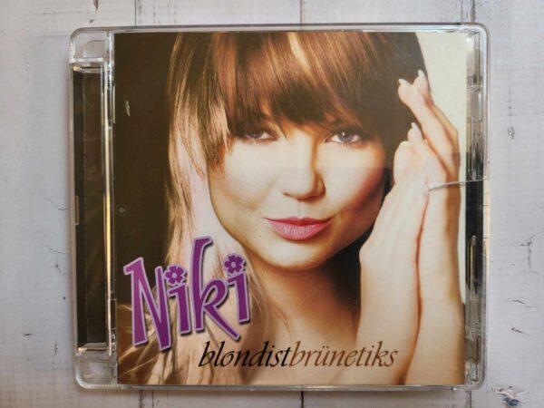 Niki Blondist brünetiks CD