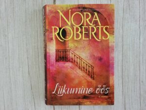 Liikumine öös . Nora Roberts