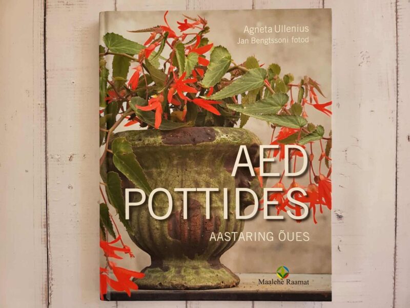 Aed pottides aastaring õues . Agneta Ullenius