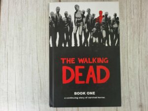 The Walking Dead Book one . Robert Kirkman