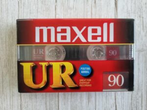Maxell UR 90