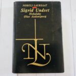 Raamat Hobulahe. Olav Audunipoeg, autor Sigrid Undset, ümbrispaberiga must kõvakaaneline väljaanne