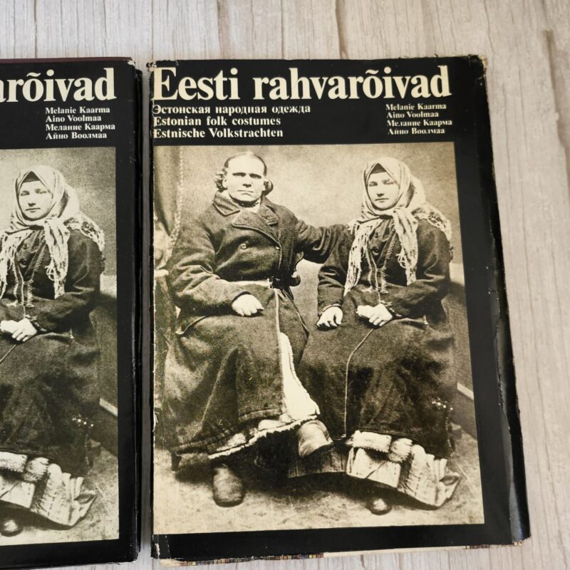 Eesti rahvarõivad – Melanie Kaarma, Aino Voolmaa